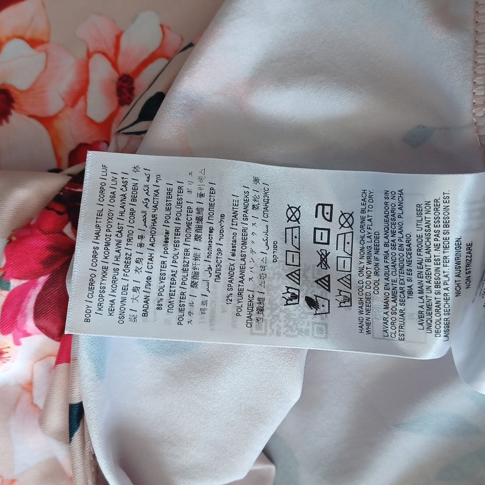 Guess  bodysuit - Picture 15 of 16